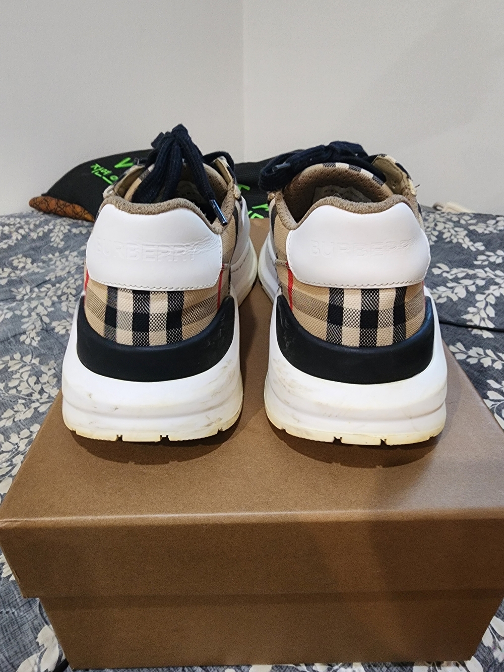 Burberry Beige Check Low-Top Women Sneakers with White Sole - Picture 4 of 10